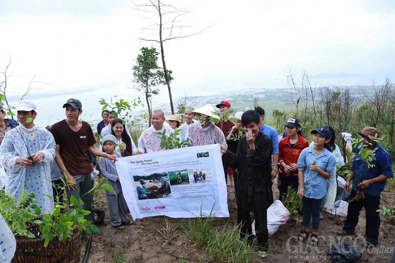 Đầu năm, chùa trồng rừng, kêu gọi bảo vệ môi trường